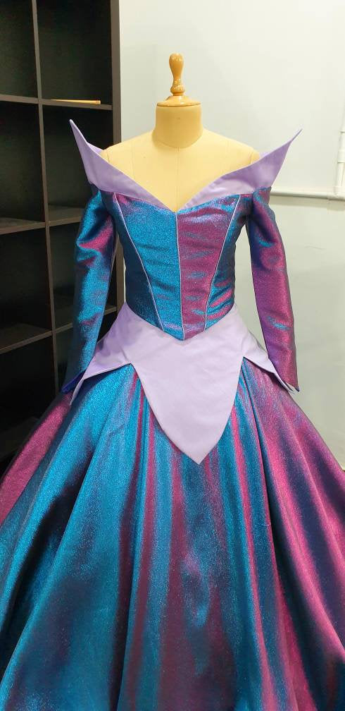 princess aurora dress blue Color changing costume – Cosplayrr Buy Love Roses Black Color:Rose gold number Recreate the magical worlds ACTIVE