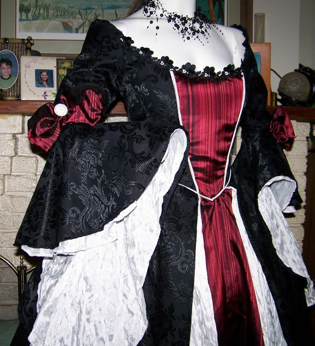 pirate dress black 20250717- ] 