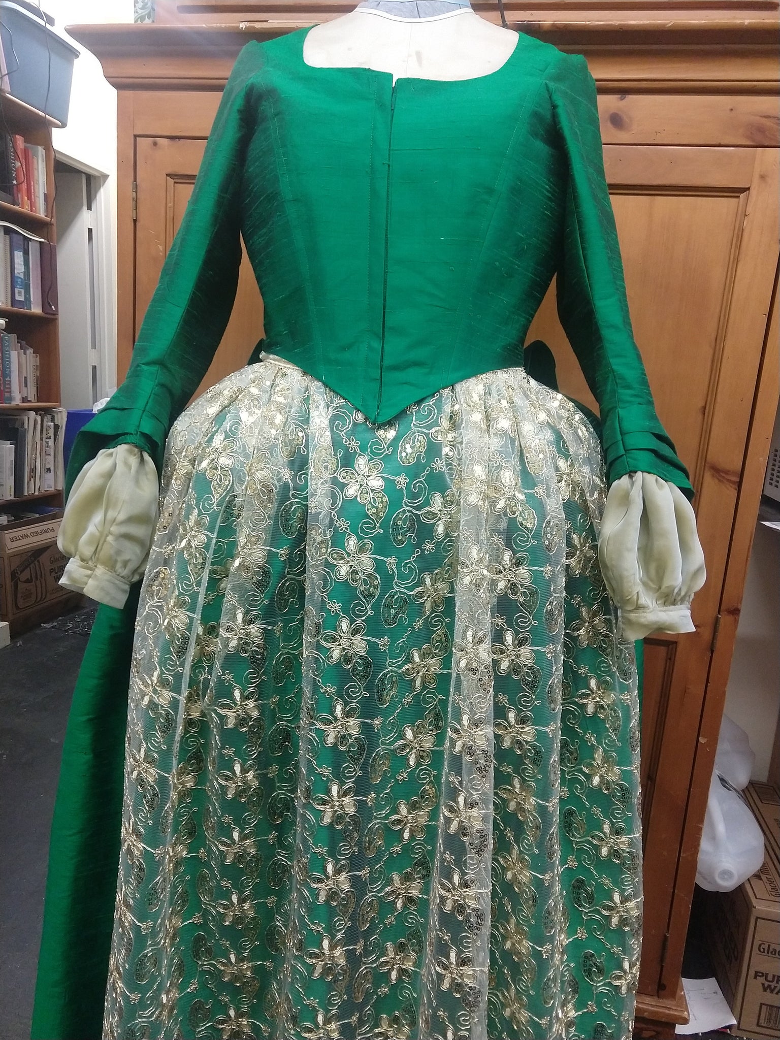 18th century dress with apron Chocolate girl