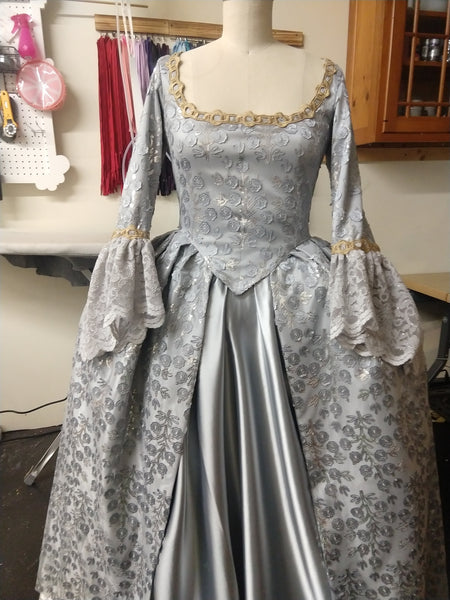 Schuyler Sisters 18th century gown