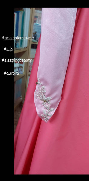 Aurora sleeping beauty cosplay Original version