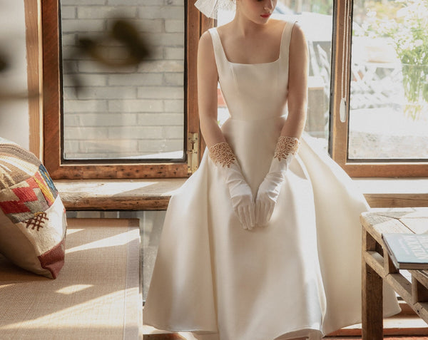 Simple wedding dress open back dress short wedding dress modern bridal dress Custom wedding gown Audrey hepburn Backless Wedding dress
