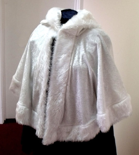 With fur trim many colours Beautiful velvet cloak