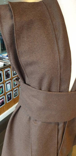 Worldwide delivery jedi robe cosplayers,Brown waistcoat tabards and obi Star Wars cosplayers. Mixed wool, available in all sizes.