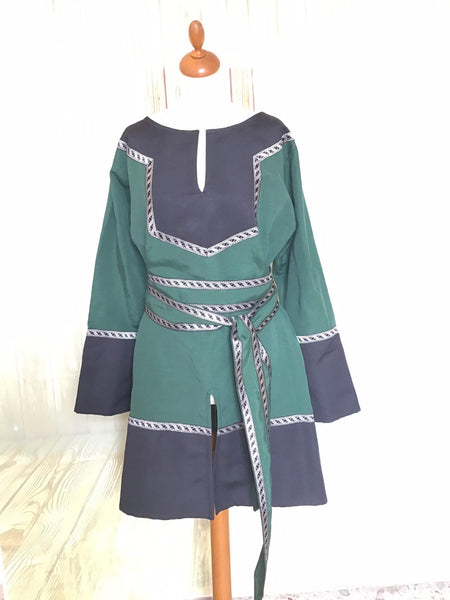 Warrior noble larp Celtic tunic two tones of color