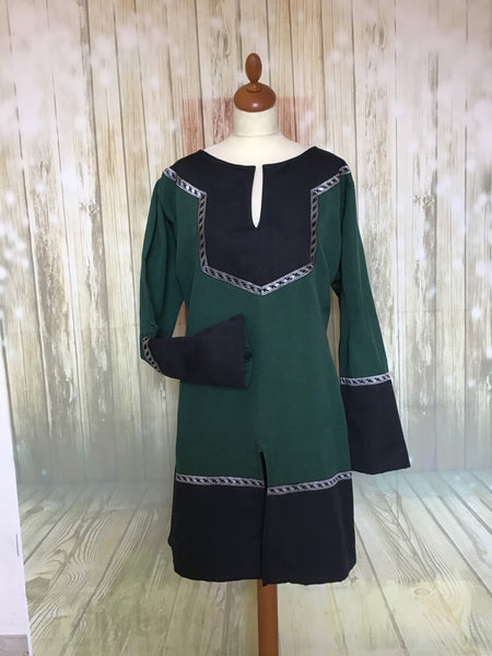 Warrior noble larp Celtic tunic two tones of color