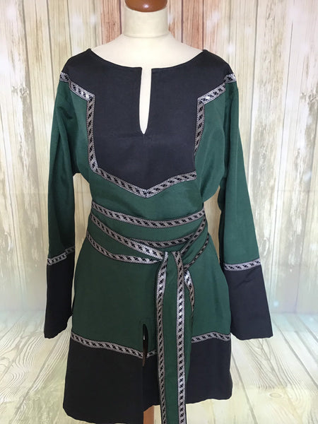 Warrior noble larp Celtic tunic two tones of color