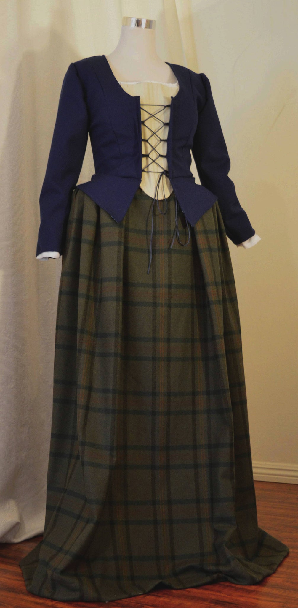 Outlander Fraiser Claire's inspiration costume