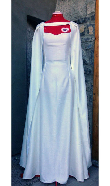 White costume cosplay Daenerys Targaryen Game of Thrones 4th season