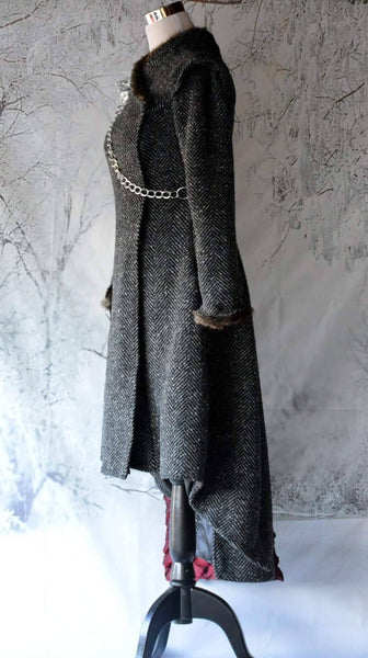 Sansa Stark Aria Night king Cersei Lannister Jaime Tyrion Daenerys Targaryen Games of Throne season 7 dress with coat Jon snow