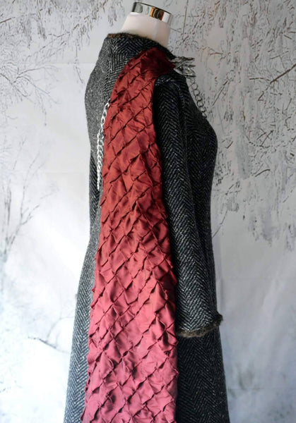 Sansa Stark Aria Night king Cersei Lannister Jaime Tyrion Daenerys Targaryen Games of Throne season 7 dress with coat Jon snow