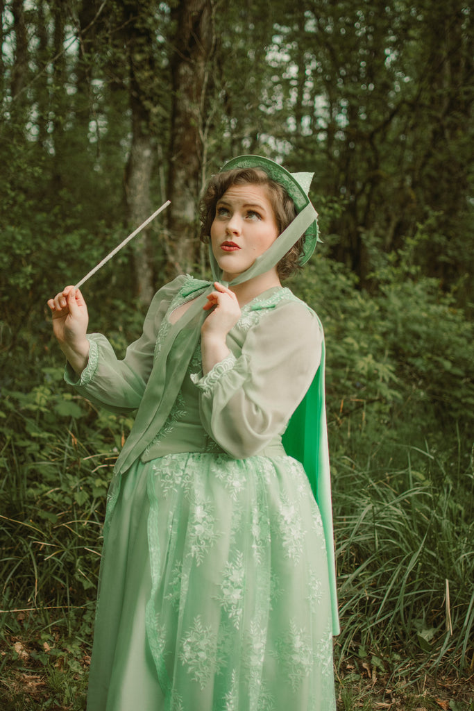 green dress costume Renaissance Queen Adult Costume Medium