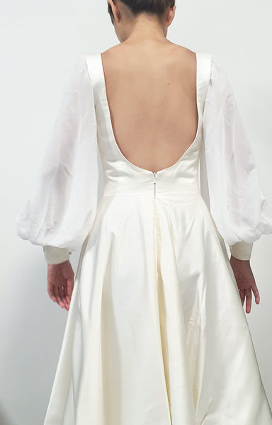 Open back dress short bridal gown long sleeve modern gown Custom wedding gown Juliet sleeve Wedding dress A line backless wedding dress