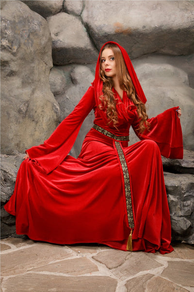 A luxurious Game of Thrones reproduction made of bright red velvet Lady Melisandre Elven dress