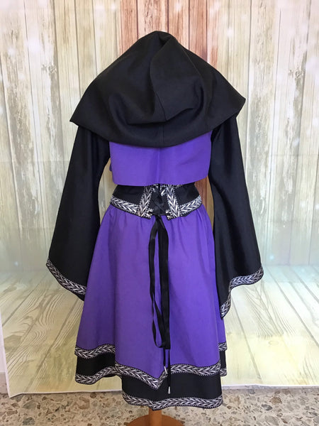 Larp dress in different colors