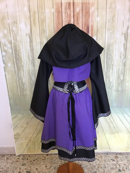 Larp dress in different colors