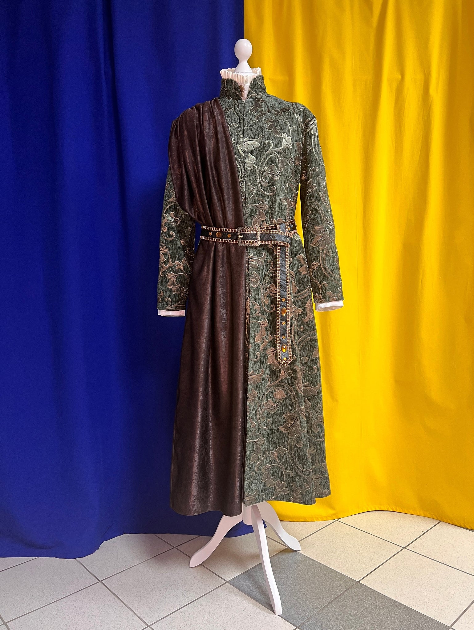 Lord Petyr Baelish in green Costume Game of Thrones MADE TO ORDER Littlefinger