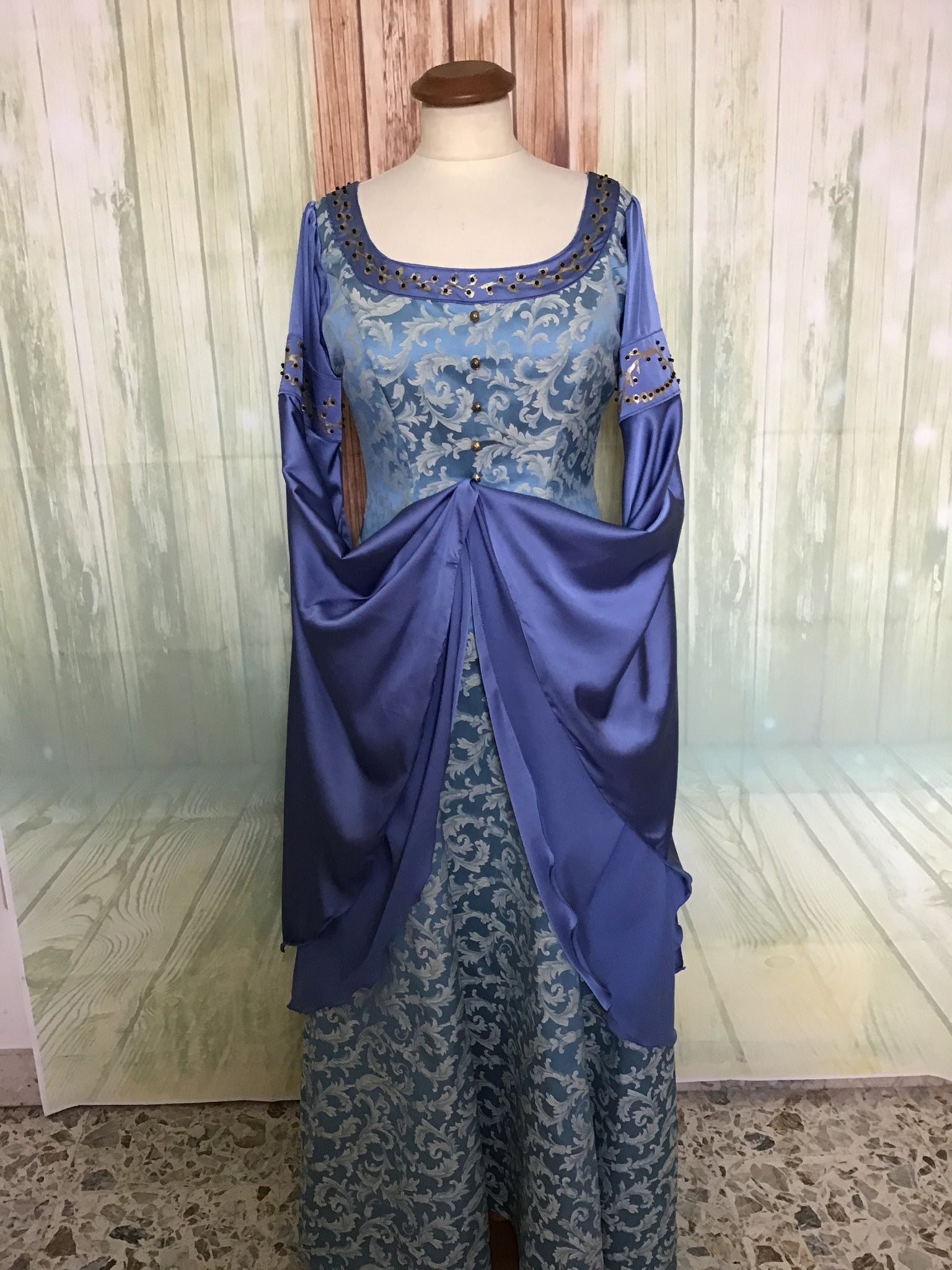 Narnya Cosplay Coronation Susan
