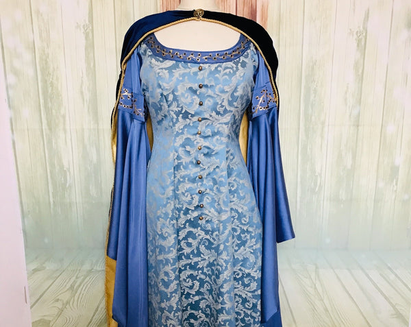 Narnya Cosplay Coronation Susan