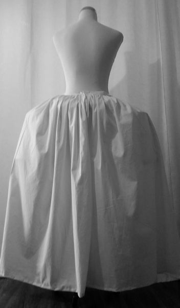 Outlander Claire's dress cage overskirt petticoat pocket bum roll nightgown
