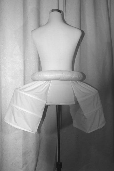 Outlander Claire's dress cage overskirt petticoat pocket bum roll nightgown