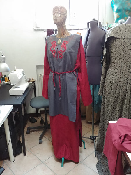 Sorceress wardrobe Pagan Priestess Costume set 4 pieces READY FOR SHIPPING Red Elegant woman costume set