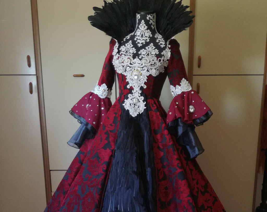 once upon a time regina red dress Lana Parrilla's velvet burgundy dress in Once Upon a Time. This show have the most beautiful dresses and gown ever!