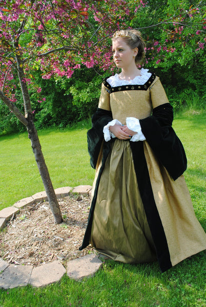 With 7 pieces by MattiOnline on Etsy CUSTOM Renaissance Court Tudor dress costume