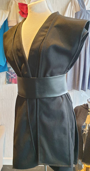 Mixed wool, available in all sizes. Worldwide delivery jedi robe cosplayers.Waistcoat tabards and obi Star Wars cosplayers.