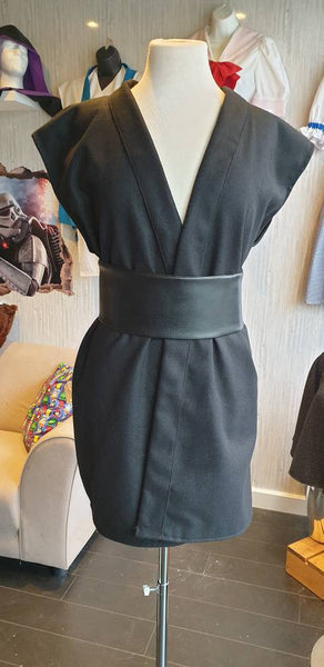 Mixed wool, available in all sizes. Worldwide delivery jedi robe cosplayers.Waistcoat tabards and obi Star Wars cosplayers.
