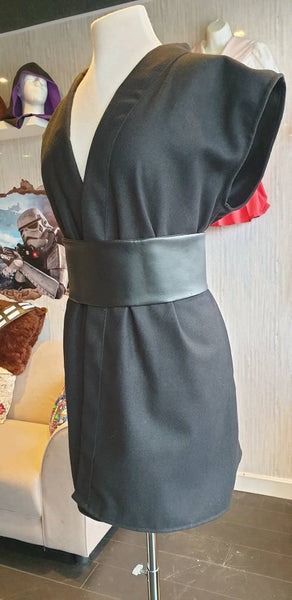 Mixed wool, available in all sizes. Worldwide delivery jedi robe cosplayers.Waistcoat tabards and obi Star Wars cosplayers.