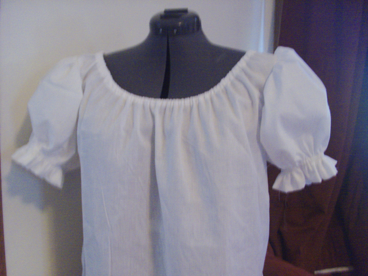 Short puffed sleeves with white Peasant Blouse