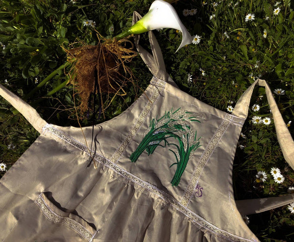 Cottagecore apron with embroideries 100% cotton Adventure In The Great Wide Somewhere
