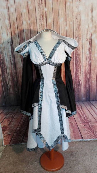 Fantasy priestess celtic dress