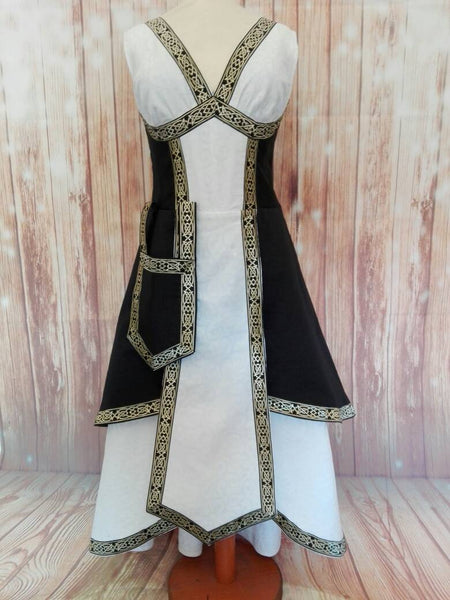 Fantasy priestess celtic dress
