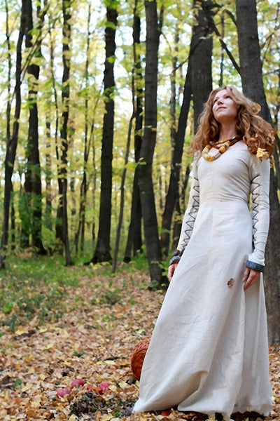 Classic Medieval Dress with Lacing Sunshine Janet