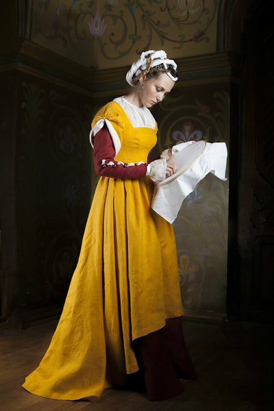 Traditional Central Europe Costume Medieval Dress